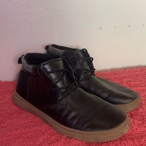 Perry Ellis Black Leather Chukka Boots